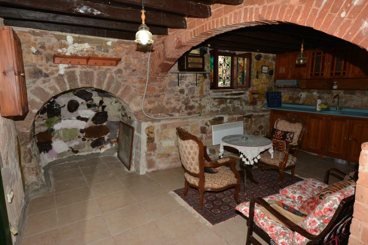 Отель Cunda Zehra Teyzenin Evi Айвалык Экстерьер фото